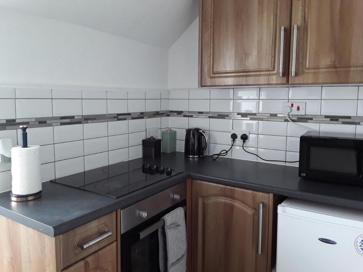 Stunning 1-Bed Apartment In Лондон Екстериор снимка